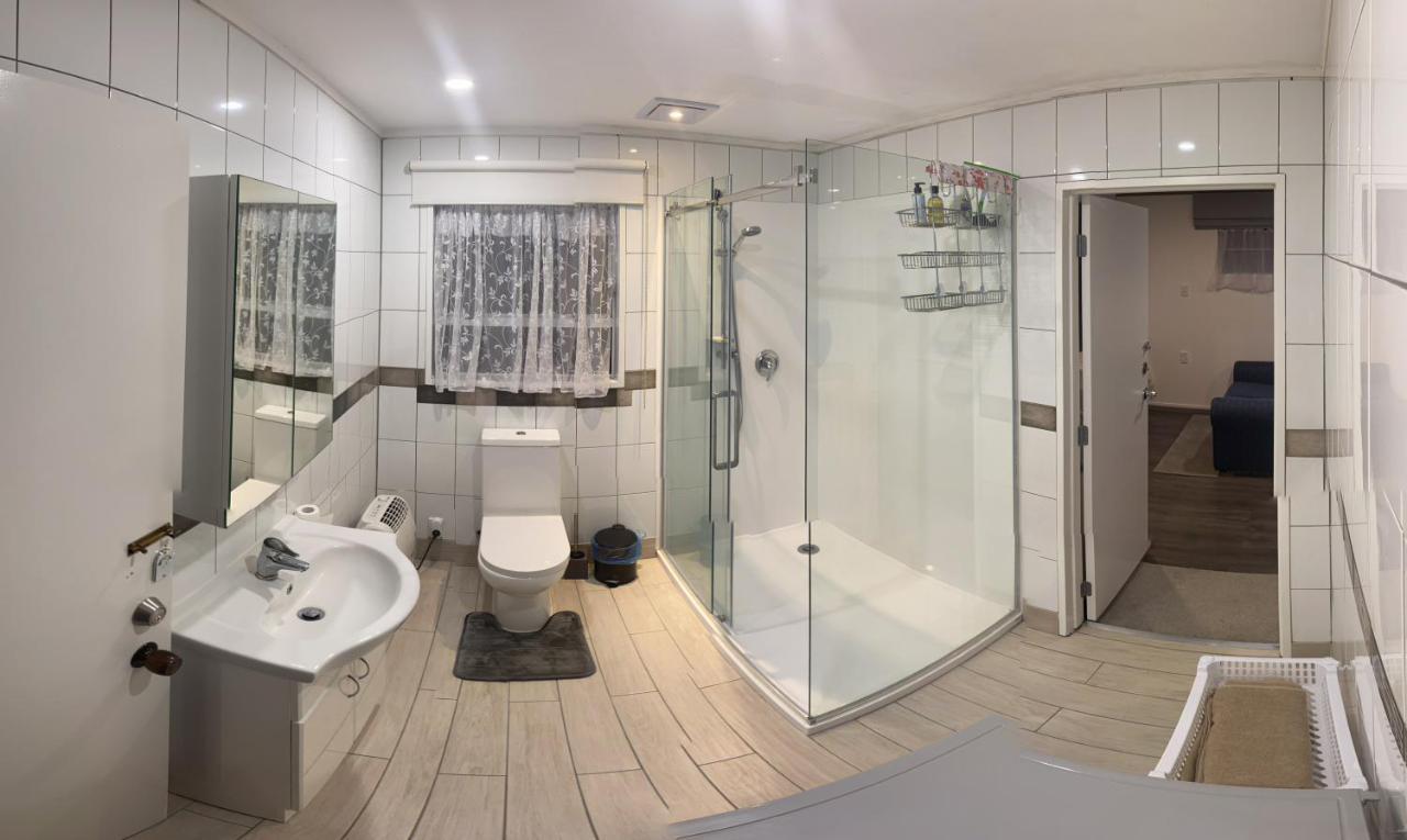 Self Contained En-Suite Private Bathroom, Private Entrance, Close To Shops & Hospital Homestay Hamilton Exterior photo